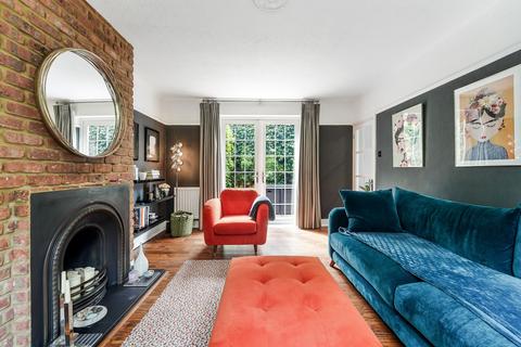 undefined, Portsmouth Road, Thames Ditton KT7