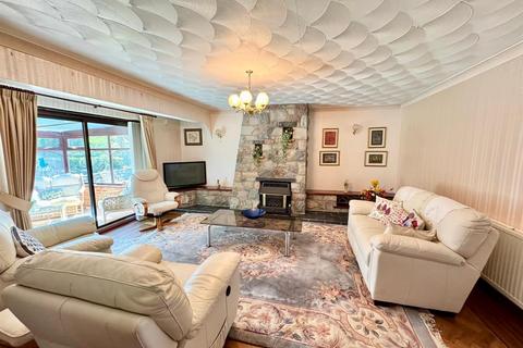3 bedroom detached bungalow for sale, Maes Melwr, Llanrwst