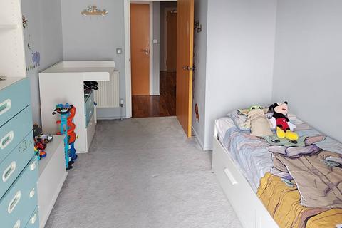 2 bedroom flat for sale, The Oxygen, Royal Docks, London, E16