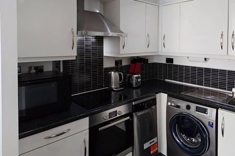 2 bedroom flat for sale, The Oxygen, Royal Docks, London, E16