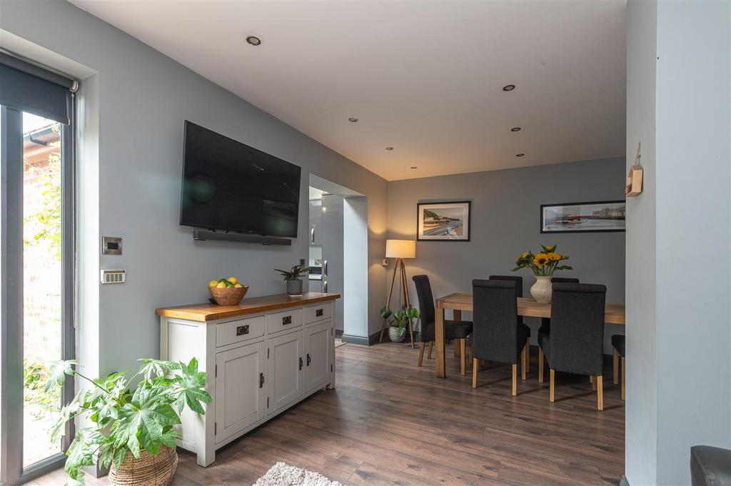 Sitting/Dining Room