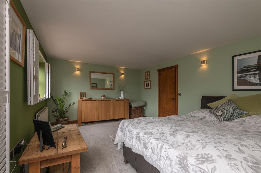 32 - 23 Barugh Lane S75 1 LH.jpg