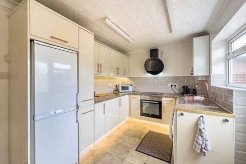 3 bedroom detached house for sale, White Lee Road, Heckmondwike