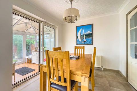3 bedroom detached house for sale, White Lee Road, Heckmondwike