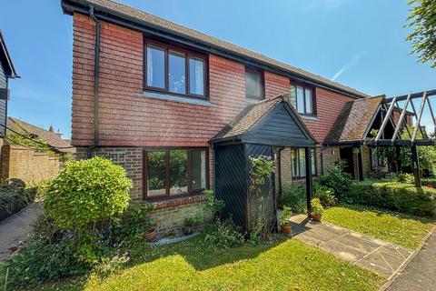 2 bedroom flat for sale, Market Road, Battle, TN33