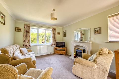 2 bedroom flat for sale, Market Road, Battle, TN33