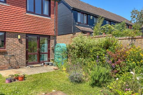 2 bedroom flat for sale, Market Road, Battle, TN33