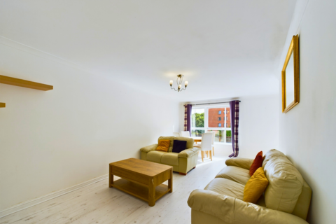 2 bedroom flat to rent, Benalder Street, Partick