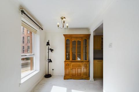 2 bedroom flat to rent, Benalder Street, Partick