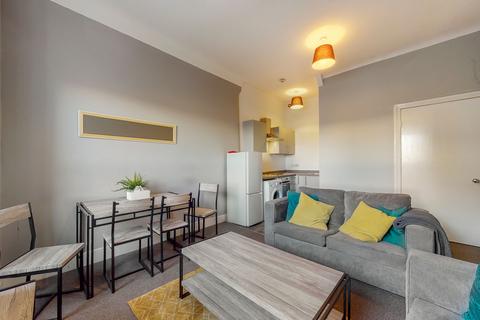 2 bedroom flat to rent, 2/2, 641 Duke Street, Denistoun, G31 1QA