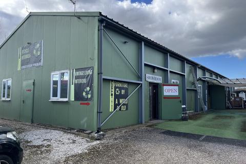 Warehouse to rent - Aylesbury Road, Leighton Buzzard LU7