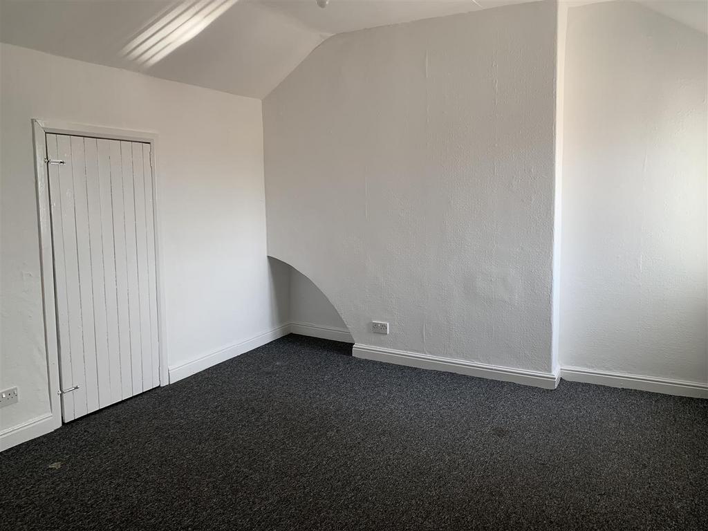 Bedroom 4.jpg