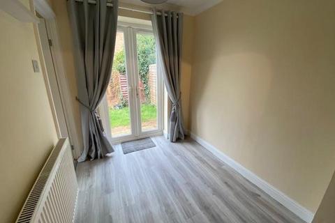 2 bedroom semi-detached bungalow for sale, Faringdon Court, Northampton NN3