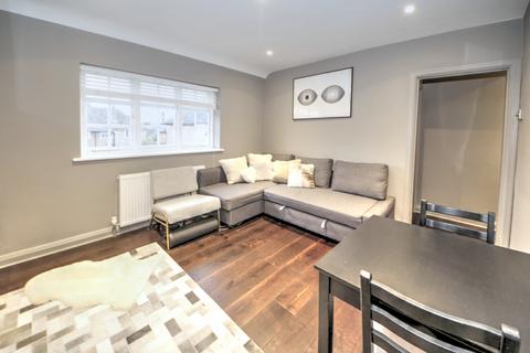 2 bedroom maisonette to rent, Hill Top, Hampstead Garden Suburb, London, NW11