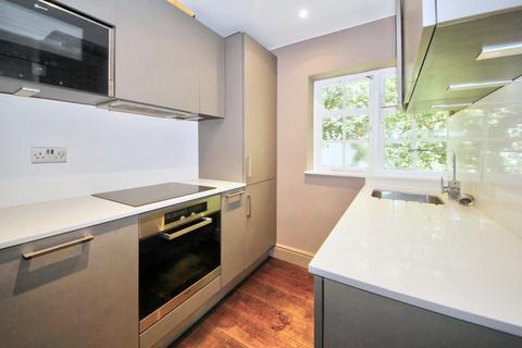 2 bedroom maisonette to rent, Hill Top, Hampstead Garden Suburb, London, NW11
