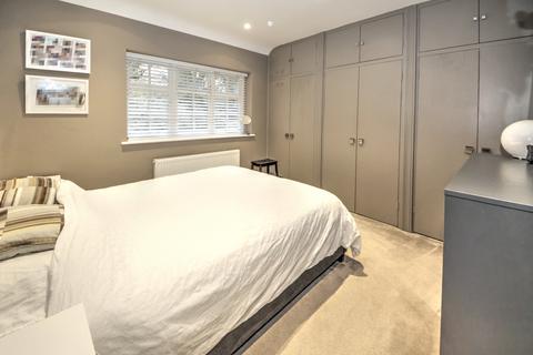2 bedroom maisonette to rent, Hill Top, Hampstead Garden Suburb, London, NW11