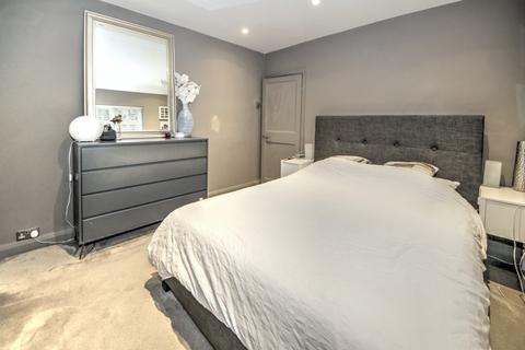 2 bedroom maisonette to rent, Hill Top, Hampstead Garden Suburb, London, NW11