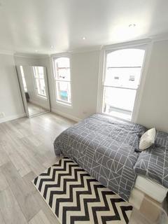 Studio to rent, Green Lanes, N16 9DA