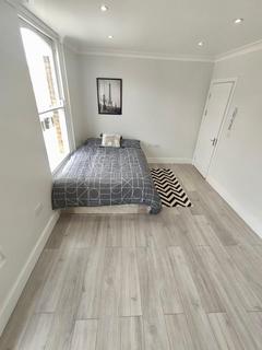 Studio to rent, Green Lanes, N16 9DA