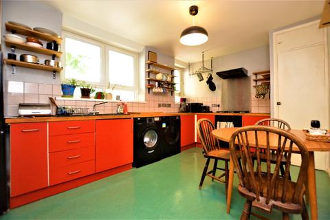 3 bedroom flat to rent, Turnham Road Brockley SE4
