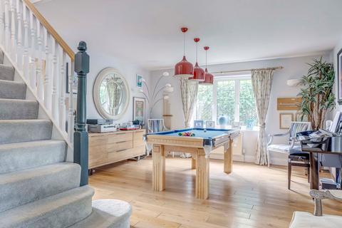 undefined, Bassetsbury Lane, High Wycombe HP11