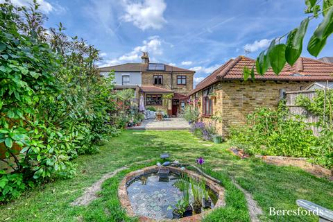 3 bedroom semi-detached house for sale, King Alfred Road, Romford, RM3