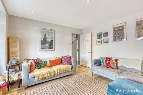 3 bedroom semi-detached house for sale, King Alfred Road, Romford, RM3