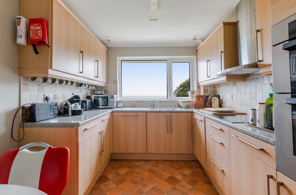 9 Kitchen  6 Stoke House Gardens Stoke Fleming - 2