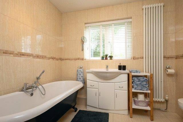 Bedroom 7 Ensuite