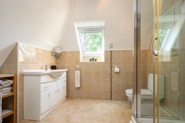 Bedroom 1 Ensuite
