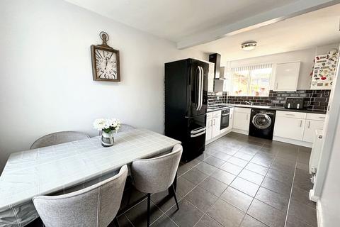 3 bedroom terraced house for sale, Naden Walk, Whitefield, M45