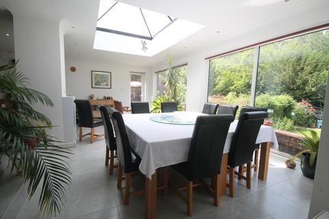 4 bedroom detached bungalow for sale, Haslemere leafy setting