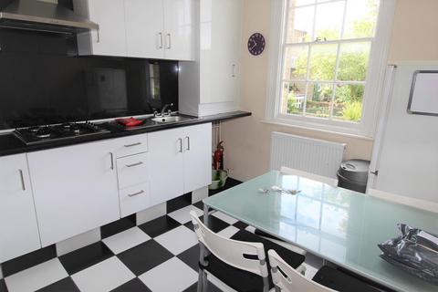3 bedroom apartment to rent, Royal College Street, London NW1