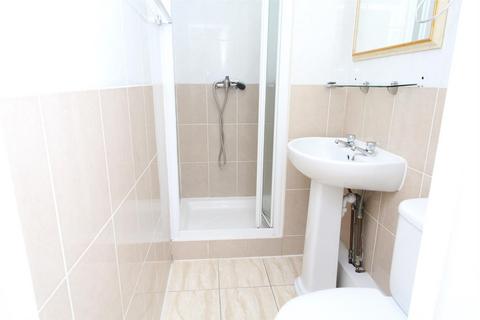 3 bedroom apartment to rent, Royal College Street, London NW1