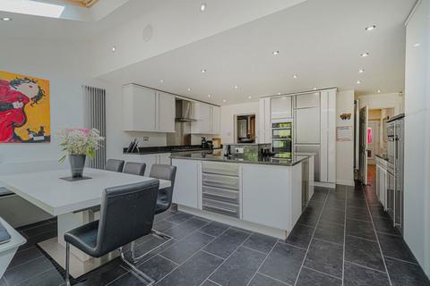 11 Browns Coppice Avenue, Solihull, B91 1PL