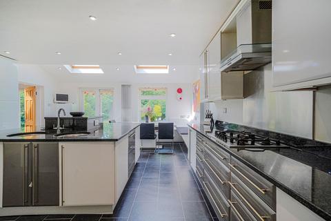 11 Browns Coppice Avenue, Solihull, B91 1PL
