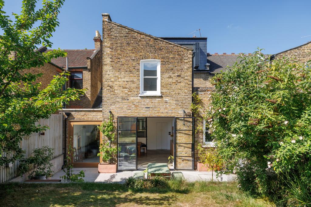 288289 - Francis Road London E10-JSouteyrat-0674.jpg