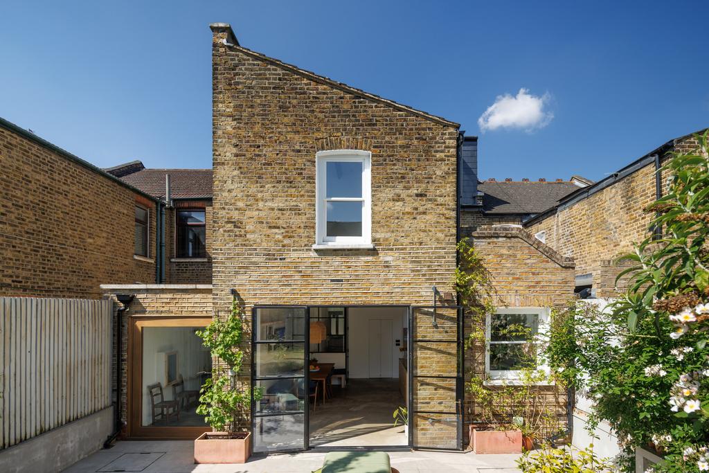 288291 - Francis Road London E10-JSouteyrat-0698.jpg