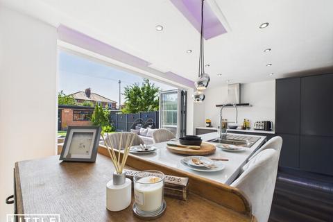 3 bedroom semi-detached house for sale, Dentons Green Lane, Dentons Green, WA10