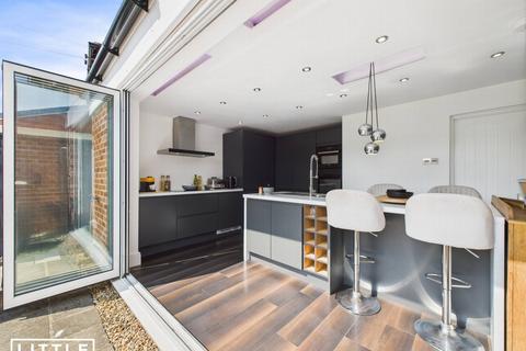 3 bedroom semi-detached house for sale, Dentons Green Lane, Dentons Green, WA10