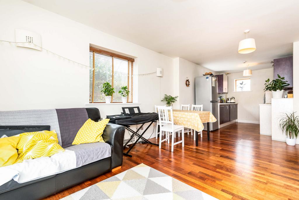 2 kitchenliving