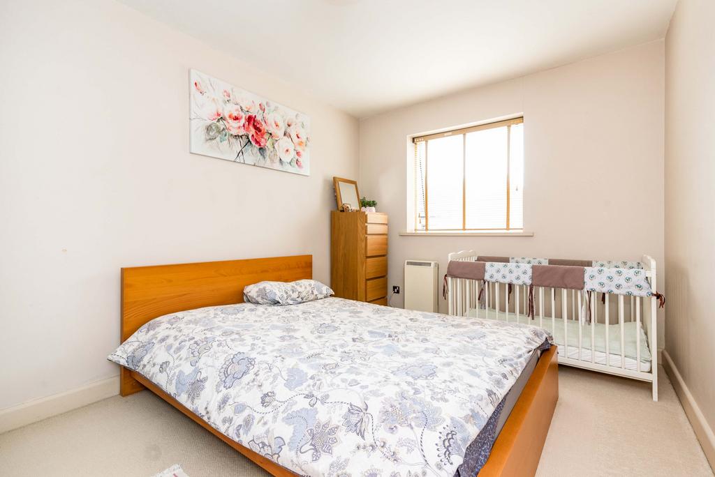 6 bedroom 1
