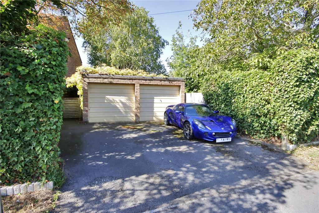 Driveway & Garaging