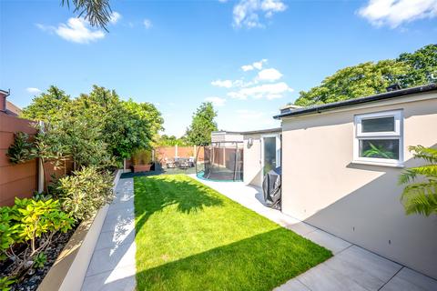 4 Masefield Close, Erith, DA8 2DG