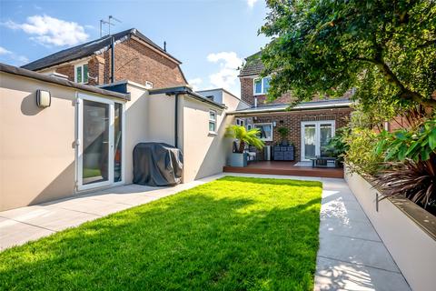 4 Masefield Close, Erith, DA8 2DG