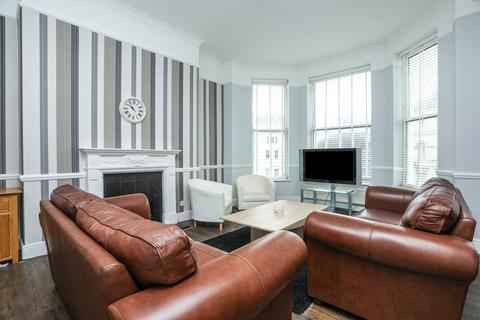 2 bedroom flat for sale, Clifton Gardens, Folkestone, Kent, CT20