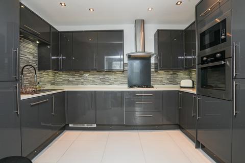 2 bedroom flat for sale, Clifton Gardens, Folkestone, Kent, CT20