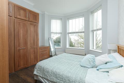 2 bedroom flat for sale, Clifton Gardens, Folkestone, Kent, CT20