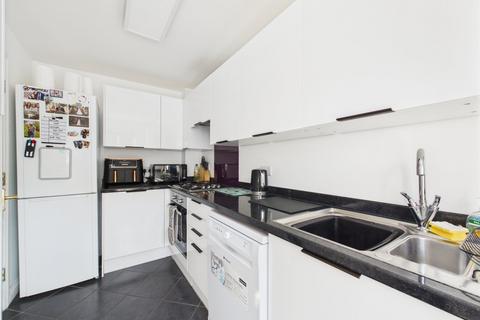 6 Bishops Castle Way, Gloucester, GL1 4DP