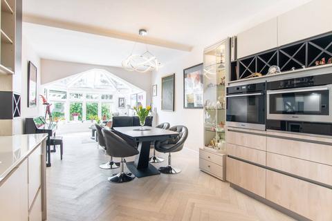 3 bedroom flat for sale, Oakworth Road, North Kensington, London, W10